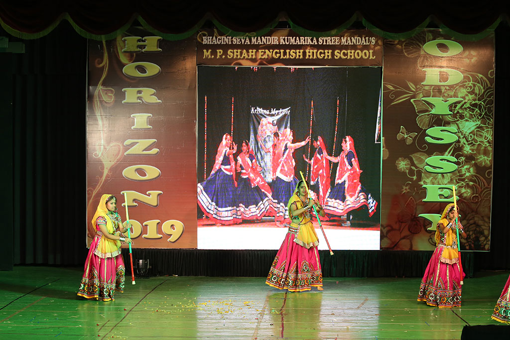 Annual Stage Performance 15