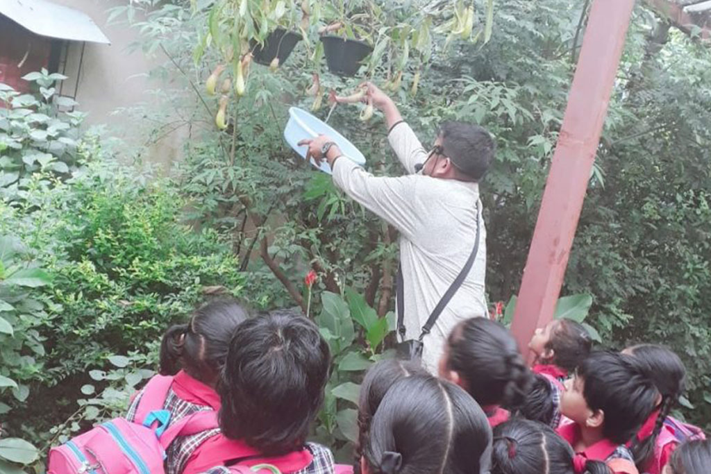 Students on Educational Tour